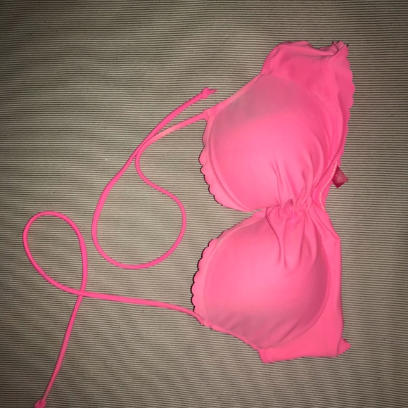 Victoria’s Secret Bikini top - Picture 2 of 3